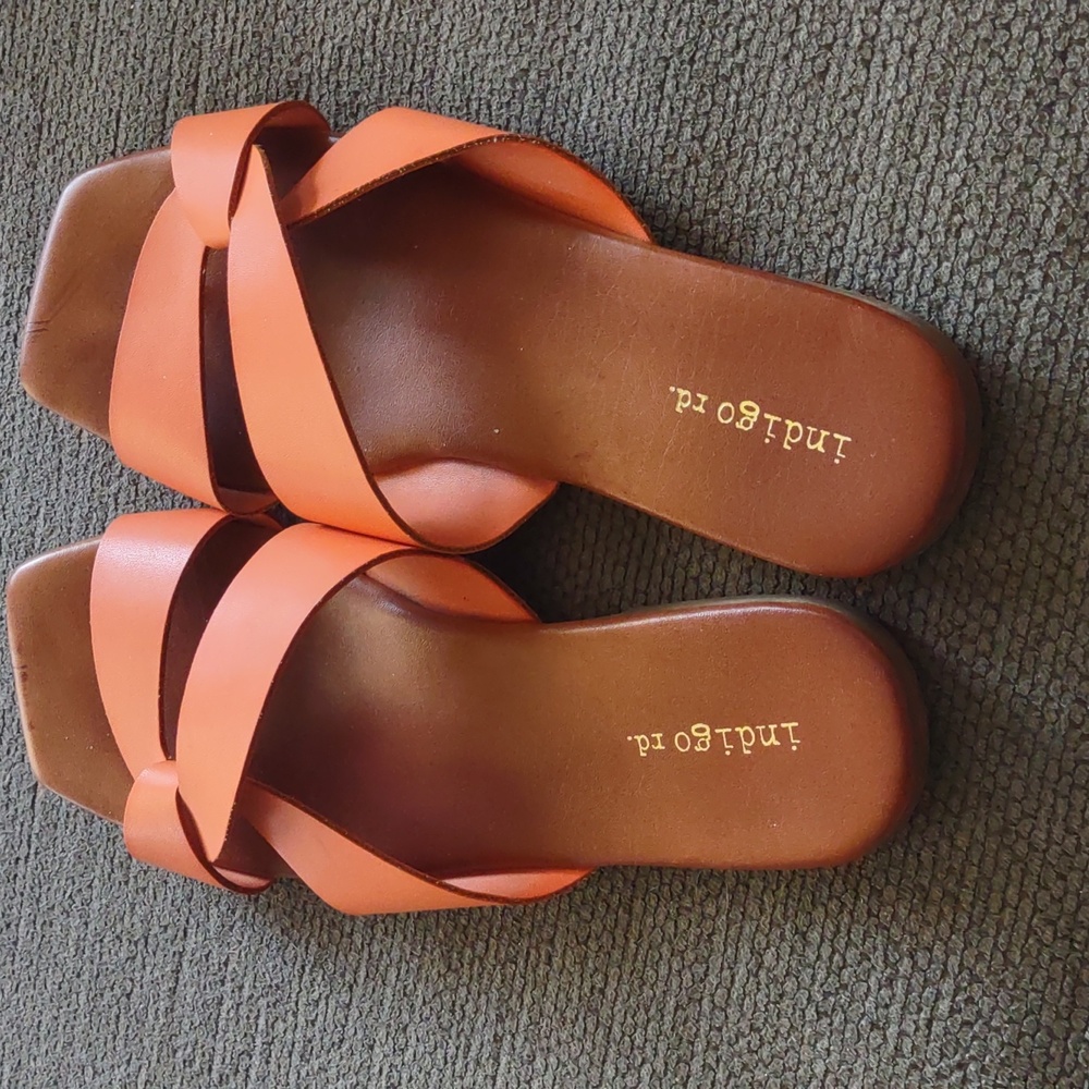 Orange sandals size 8 - Picture 2 of 3